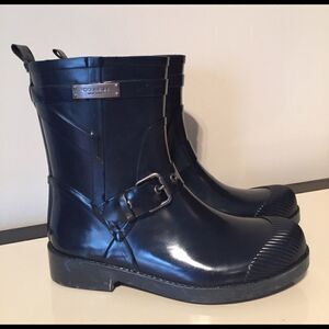 Coach 5 Lester navy blue rain boot buckle detail